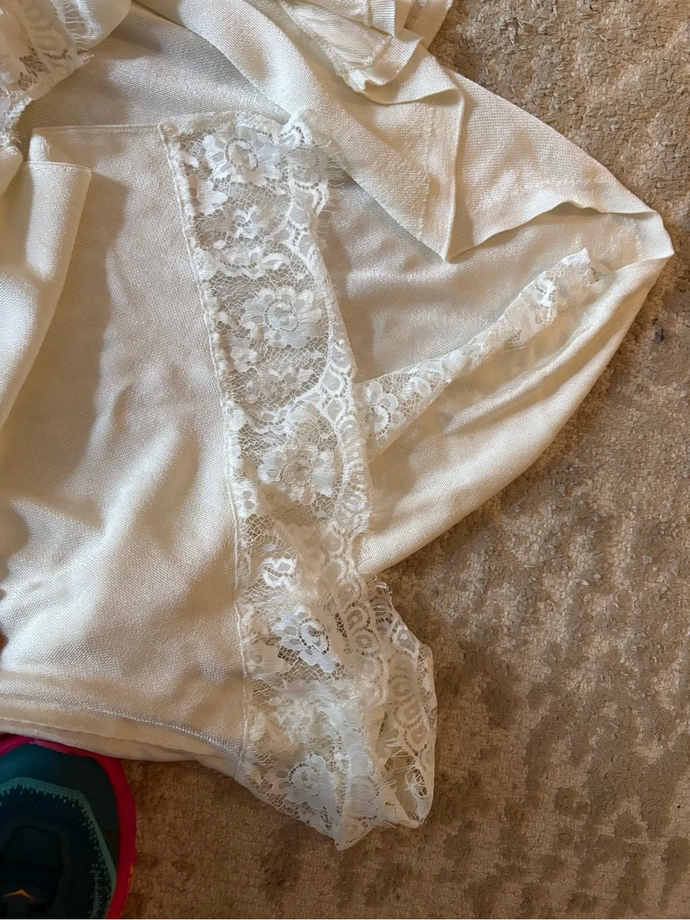 Karen Millen Elegant Long-Sleeve White Maxi Dress with Lace Trim - Picture 5 of 6